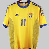 Sweden 2002-03 Larsson Home Kit (M)