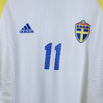Sweden 2002-03 Larsson Away Kit (L)