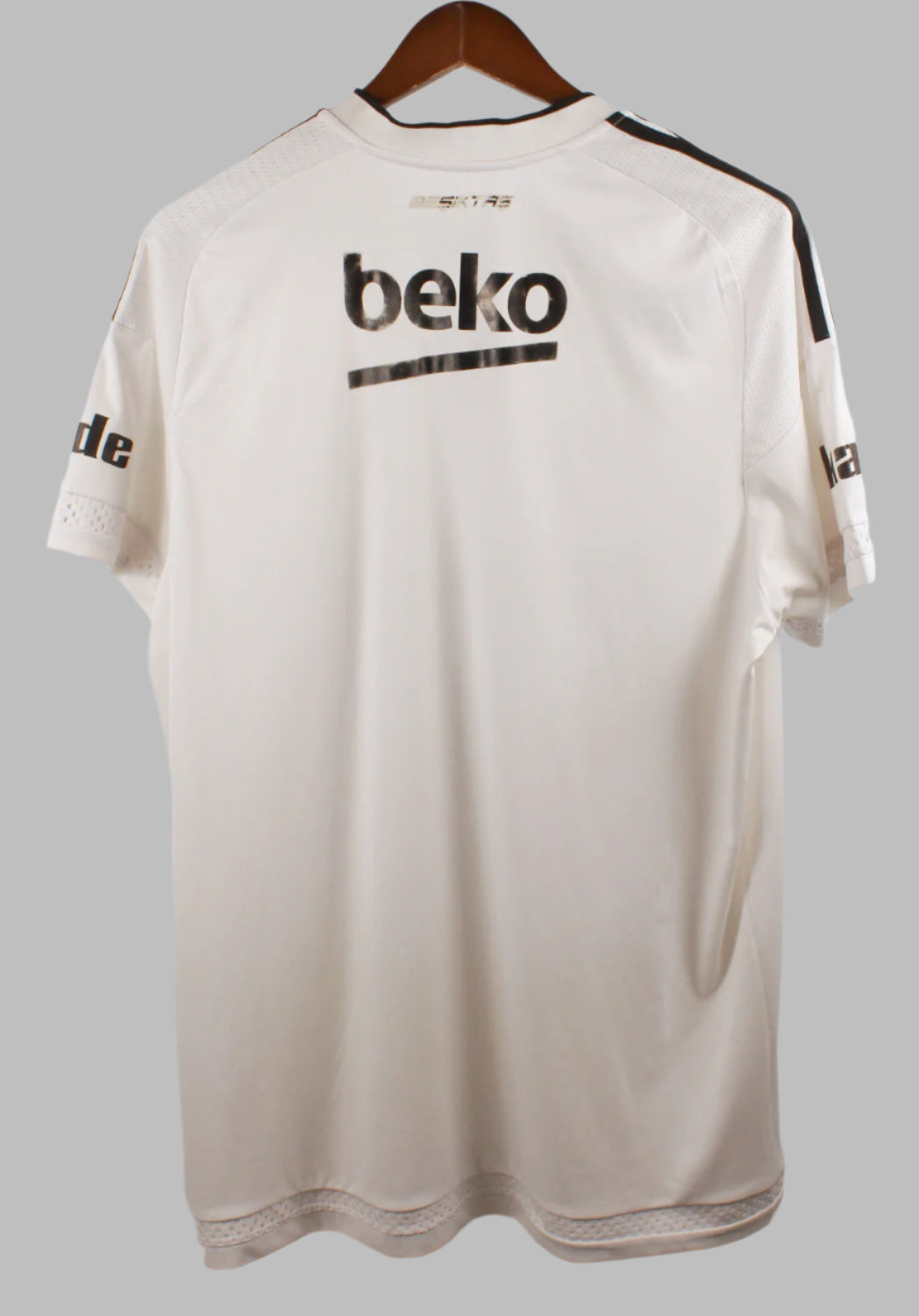 Besiktas 2015-16  Home Kit (2XL)
