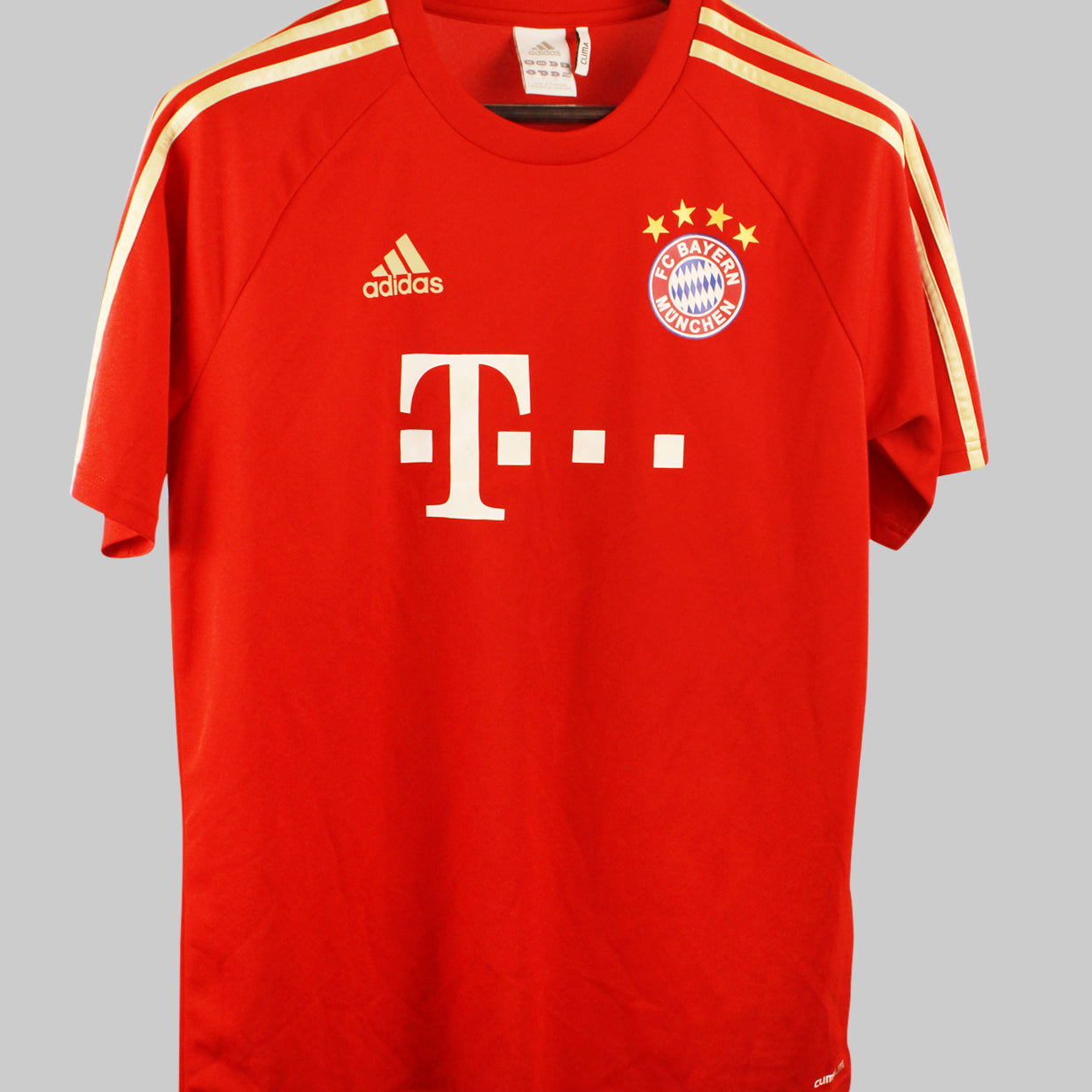 Bayern Munich 2015-16  Training Kit  (M)