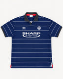 Front of Manchester United 1999-00 away kit, Umbro shirt from the treble era, David Beckham vintage football shirt, size 2XL, flat lay