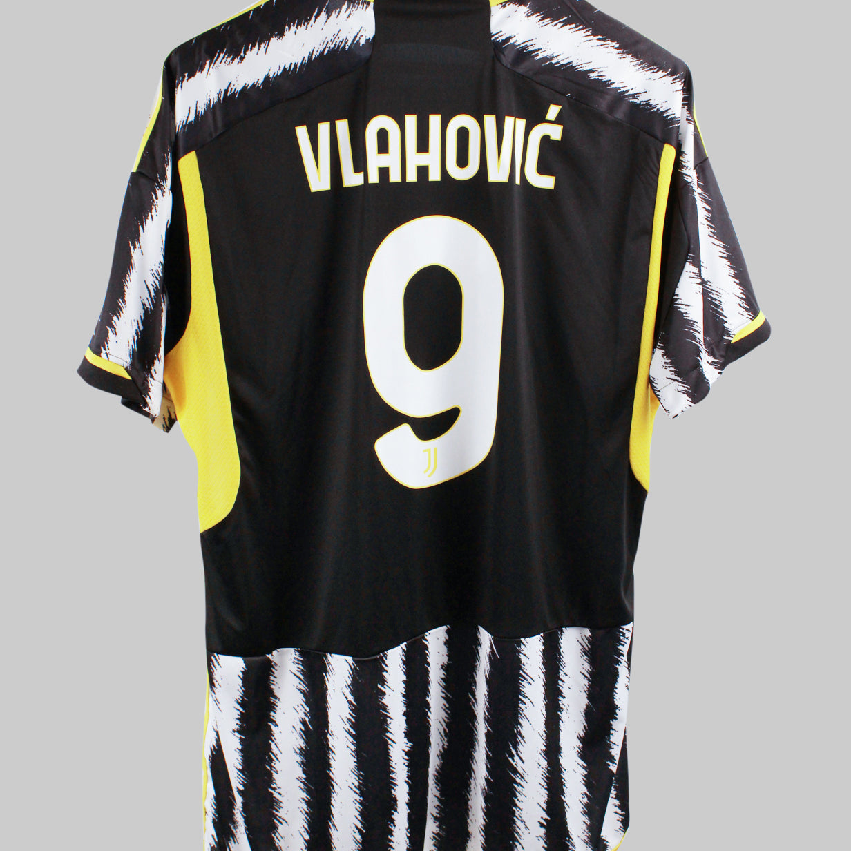 Juventus 2023-24 Vlahovic Home Kit W/ Tags (XL)