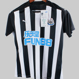 Newcastle 2020-21   Home Kit (L)
