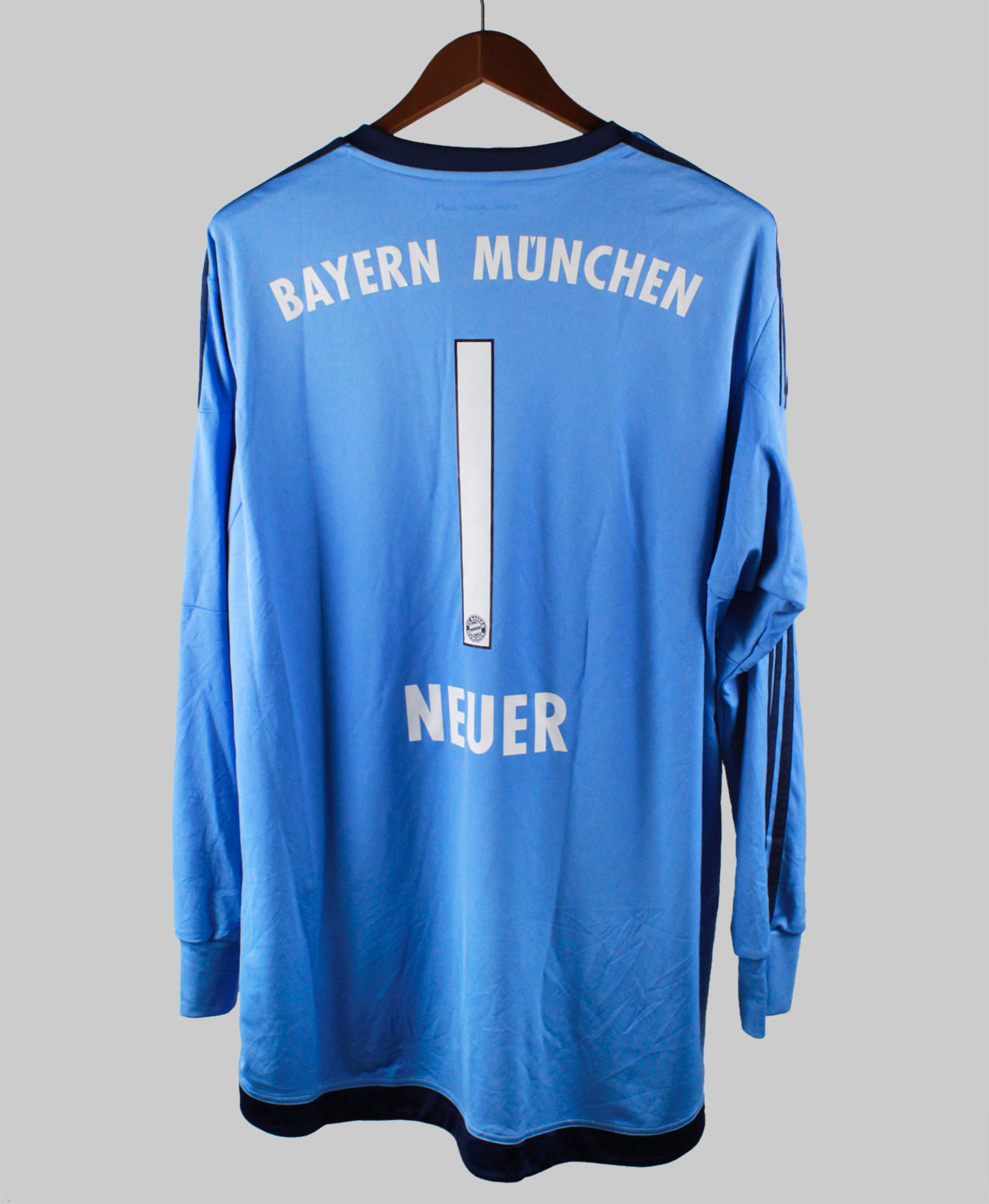 Bayern Munich 2015-16 Neuer Goalkeeper kit (2XL) – Saturdays Football