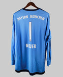 Bayern Munich 2015-16 Neuer Goalkeeper kit (2XL)