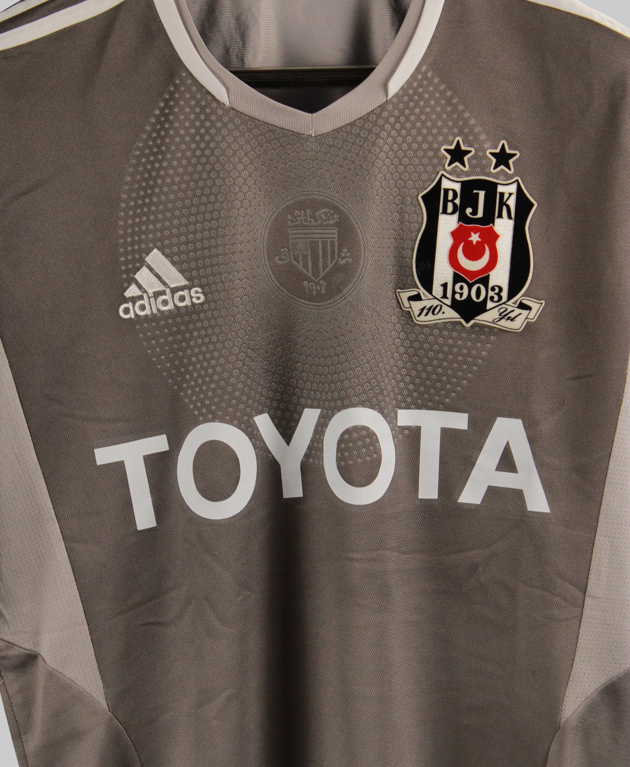 Besiktas 2013-14  Third Kit  (L)