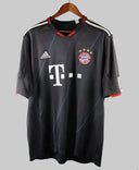 Bayern Munich 2010-11 Kroos Third Kit (XL)