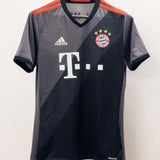 Bayern Munchen 2016-17 Away Kit (S)