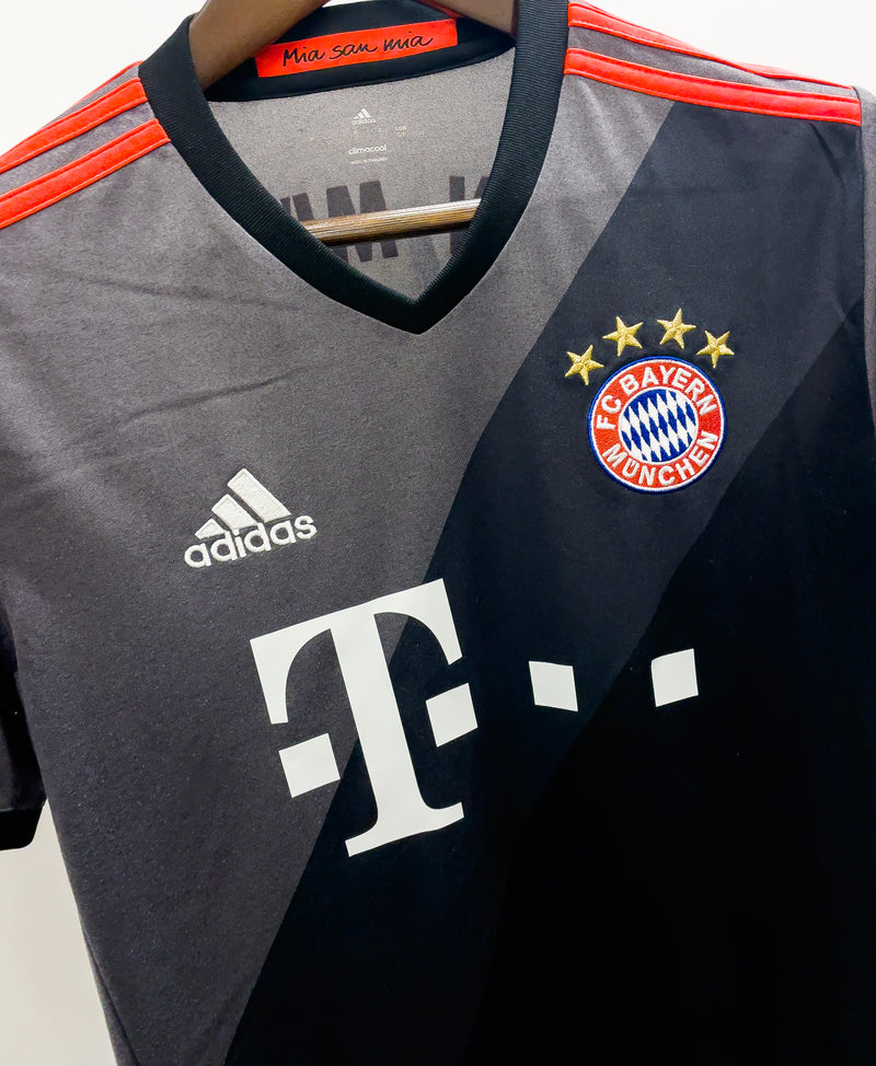 Bayern Munchen 2016-17 Away Kit (S)