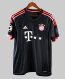Bayern Munich 2015-16 Muller Third Kit (L)