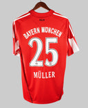 Bayern Munich 2010-11 Muller Home Kit (M)