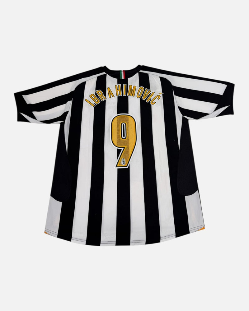 Juventus 2005-06 Ibrahimovic Home Kit (L)