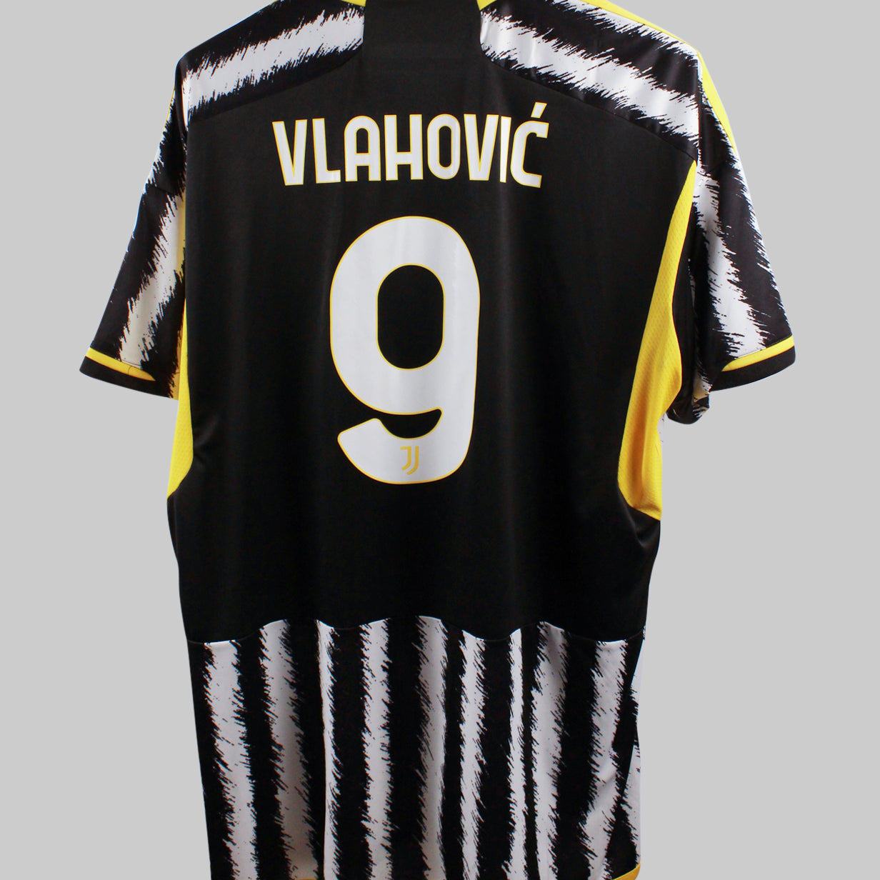 Juventus 2023-24 Vlahovic Home Kit W/ Tags (2XL)