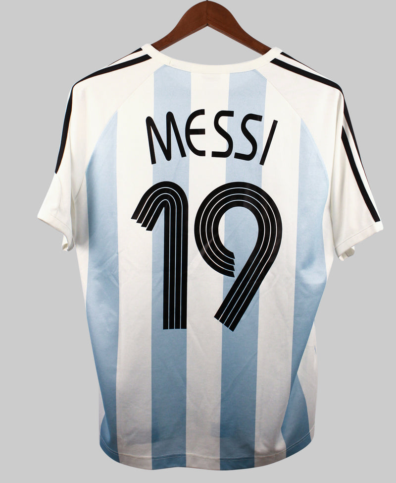 Argentina 2006 Messi Fan Kit (L)