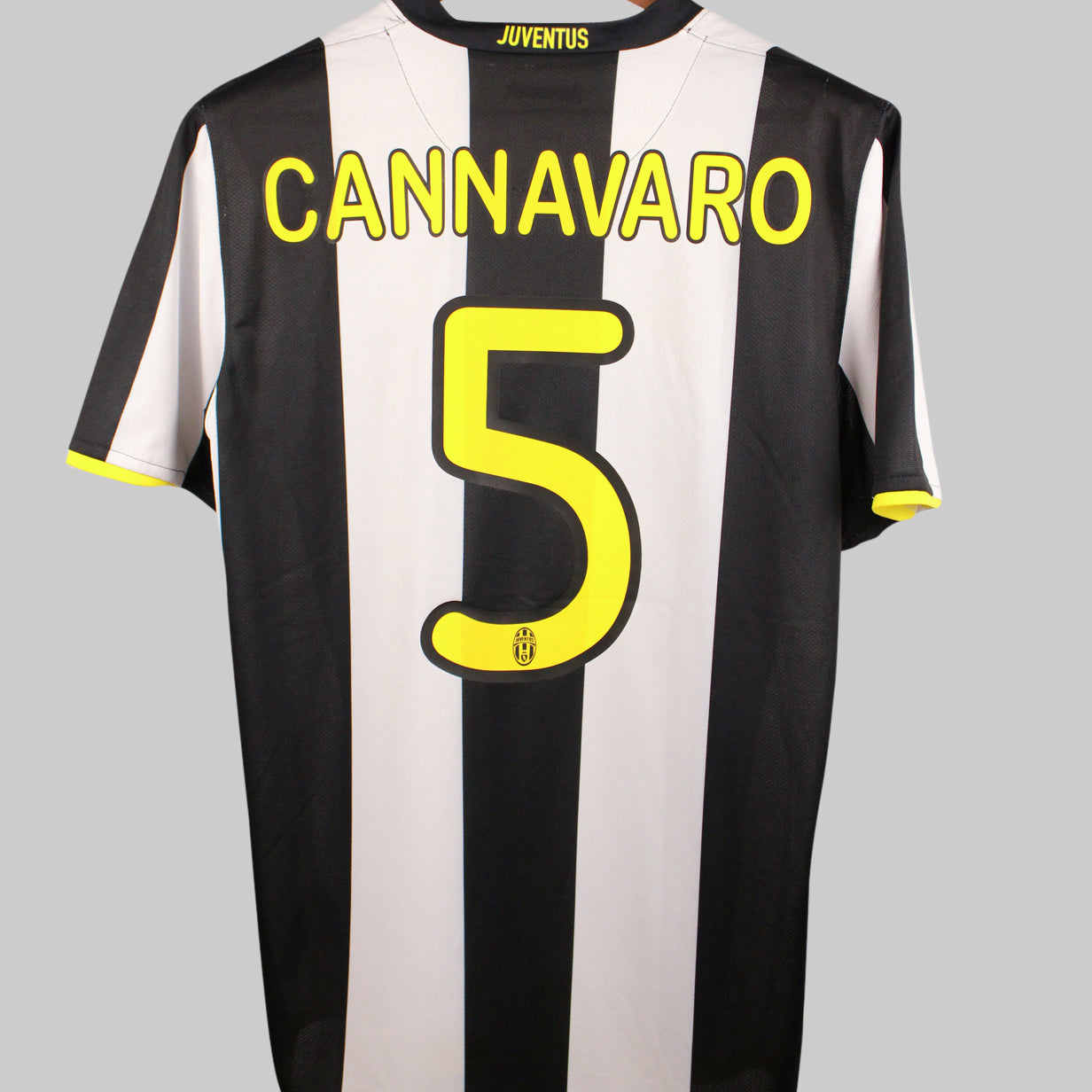 Juventus 2009-10 Cannavaro Home Kit (M)