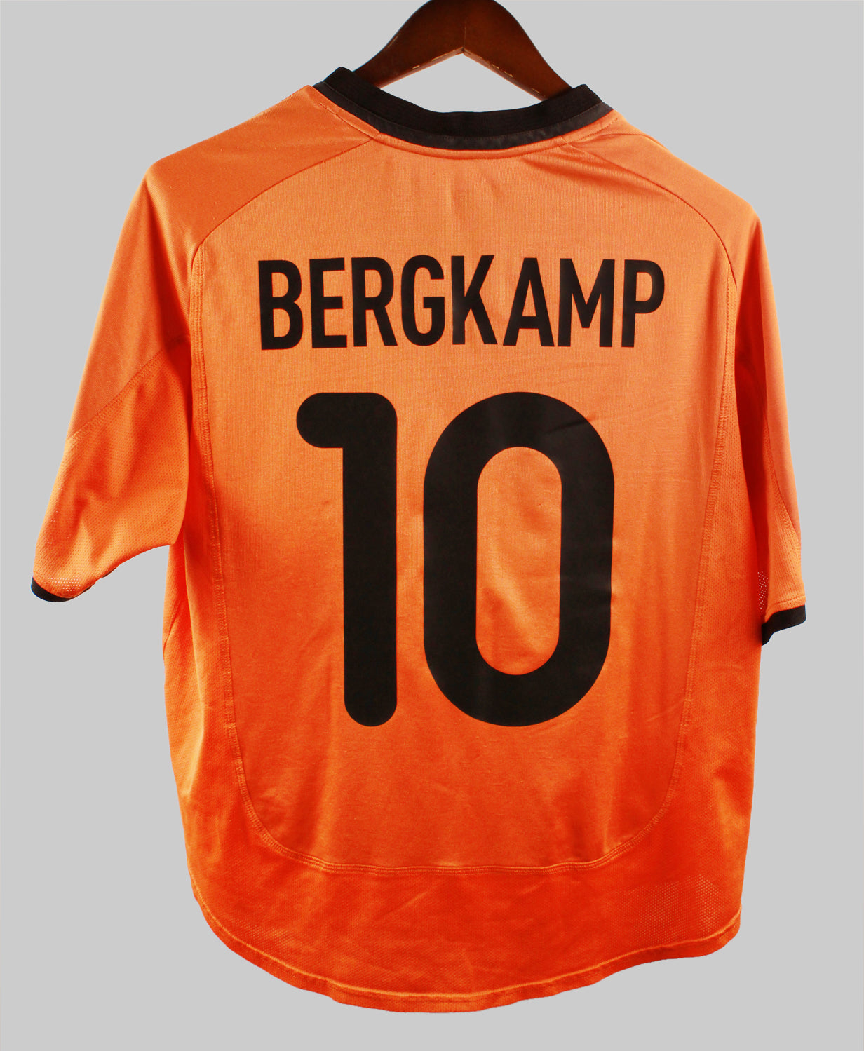Netherlands 2000-01 Bergkamp Home Kit (L)