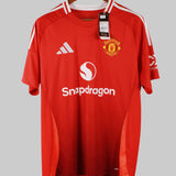 Manchester United 2024-25 Mount Home Kit (L)
