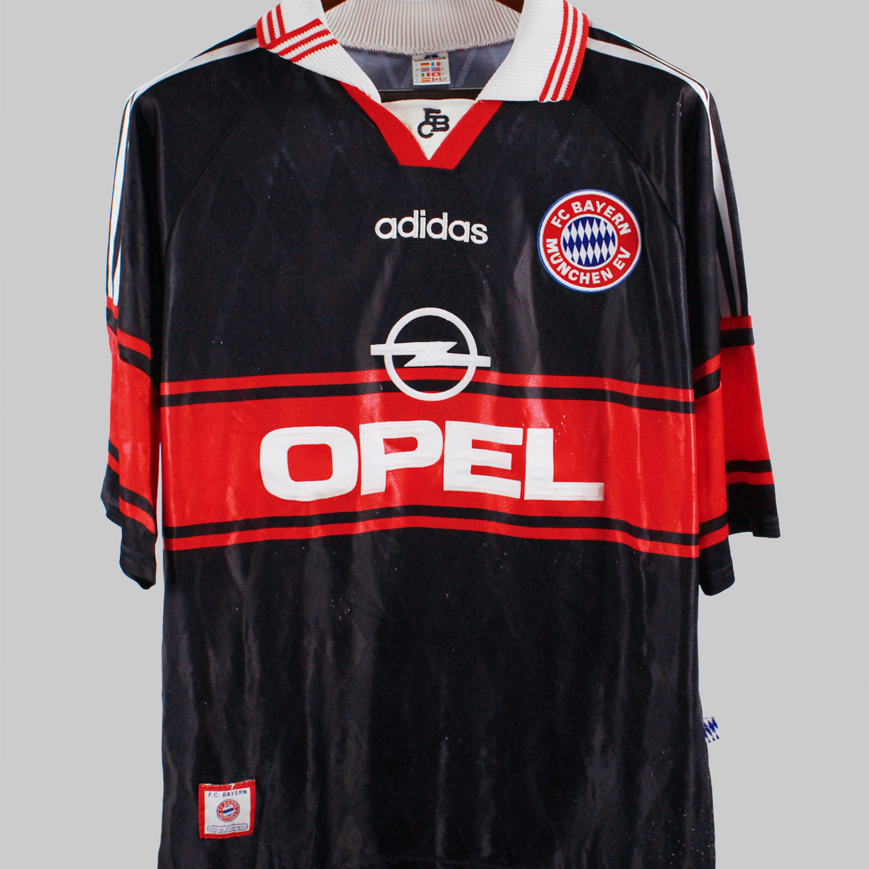 Bayern Munich 1997-98 Matthaus Home Kit   (L)