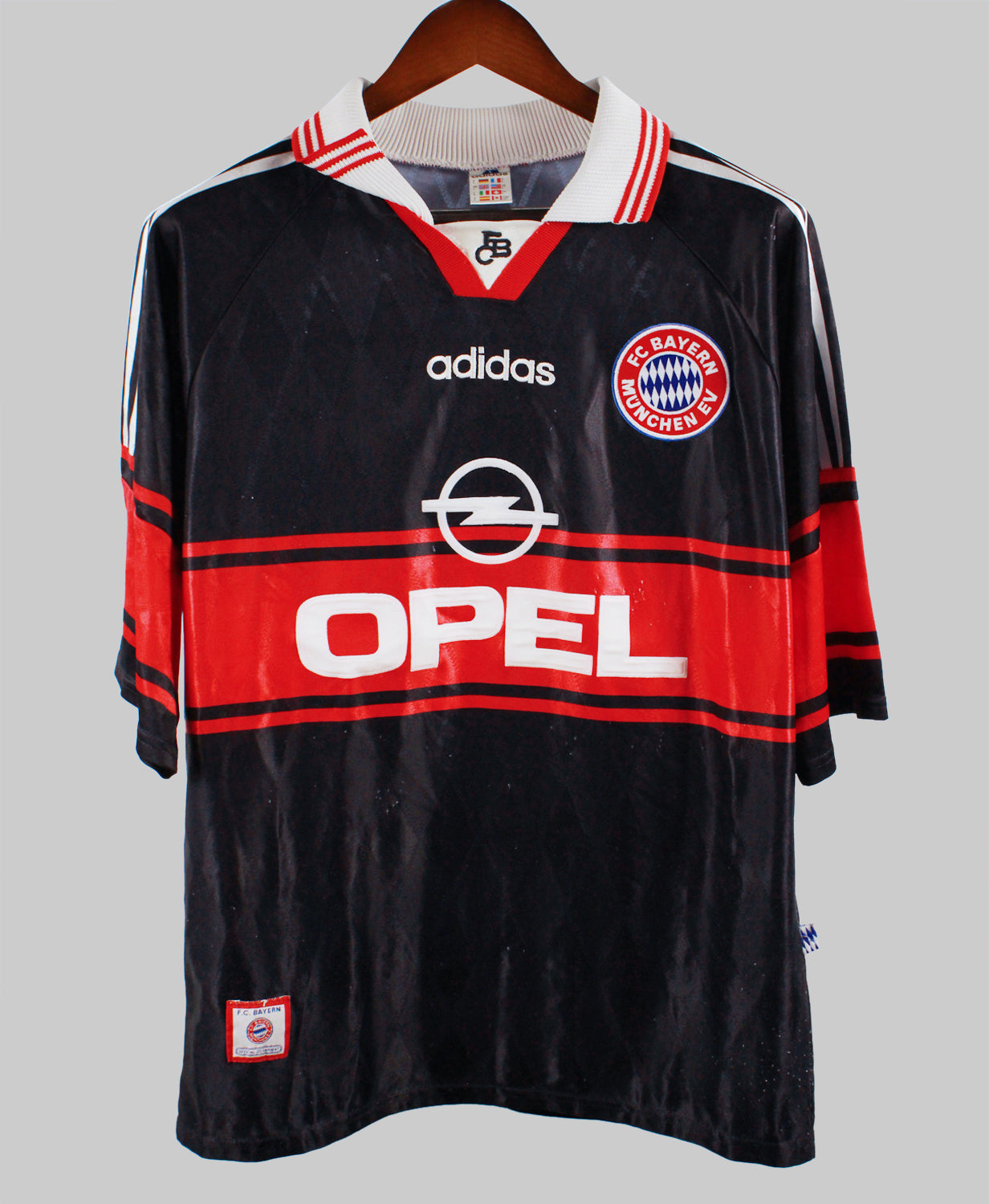 Bayern Munich 1997-98 Matthaus Home Kit   (L)
