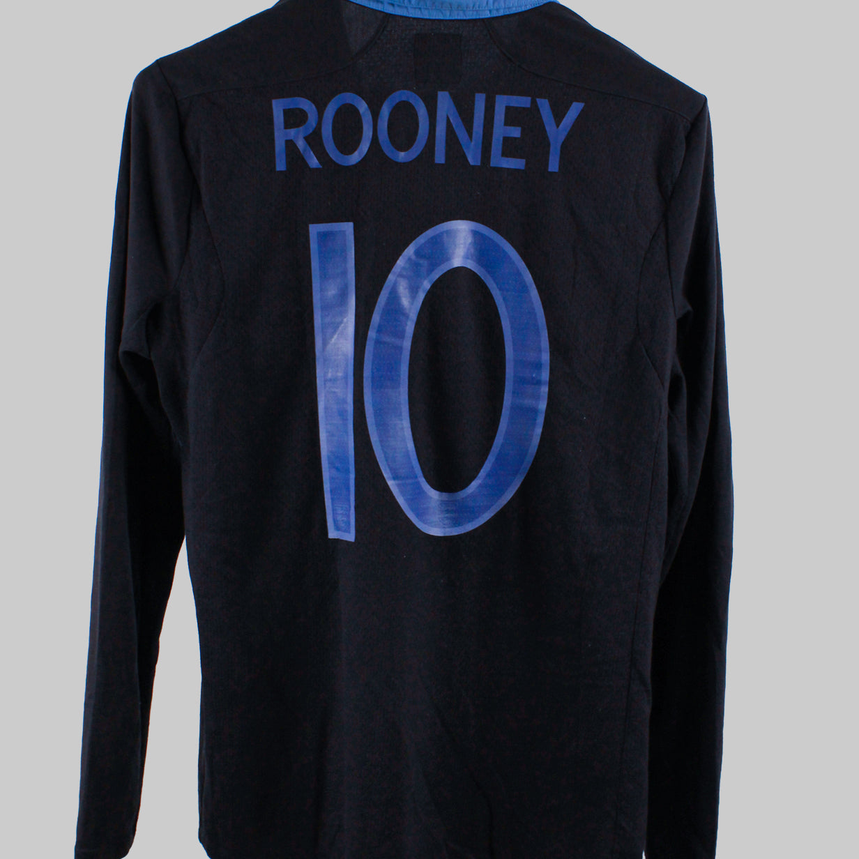 England 2011-12 Rooney Long Sleeve Away Kit   (M)