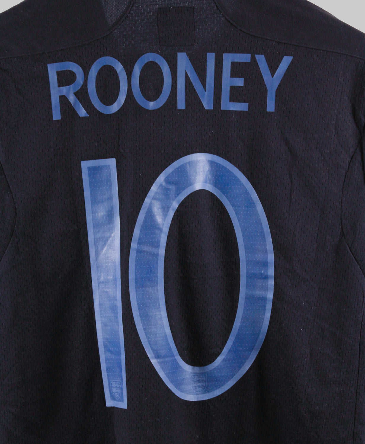 England 2011-12 Rooney Long Sleeve Away Kit   (M)