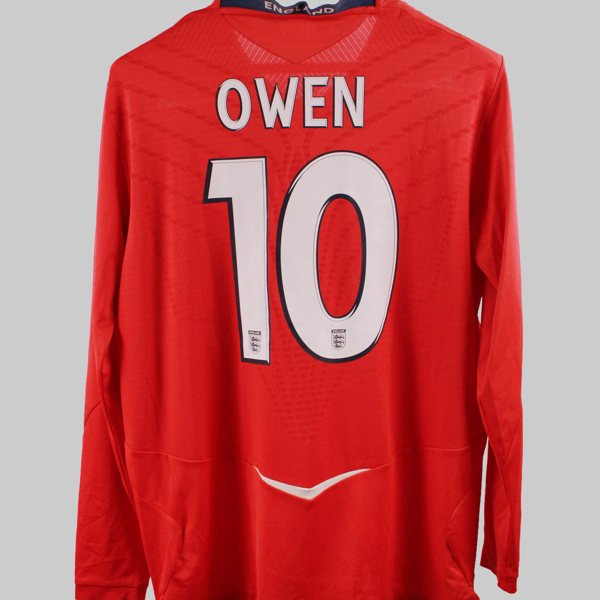 England 2008-09 Owen Away Kit   (L)
