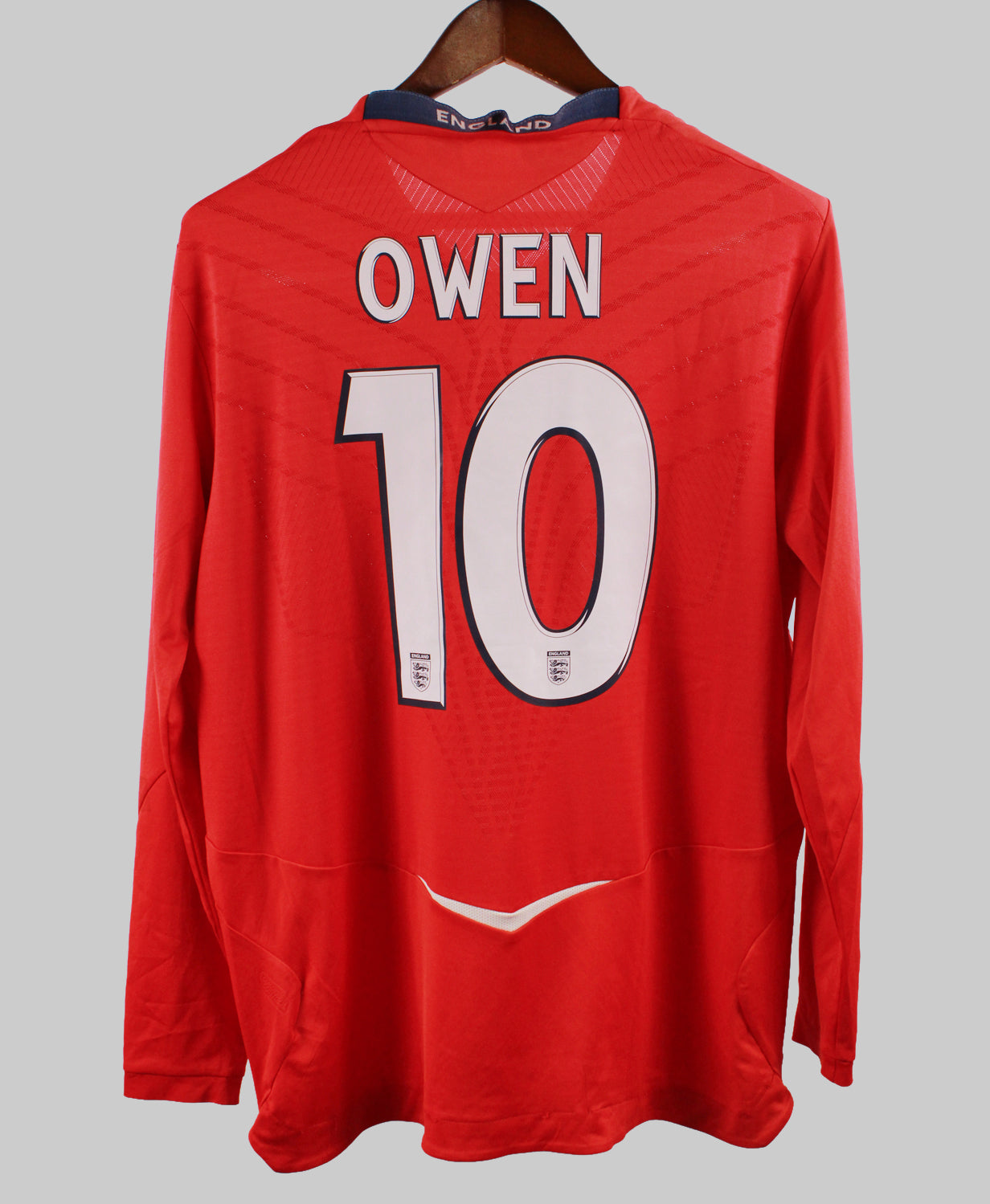 England 2008-09 Owen Away Kit   (L)