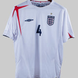 England 2006-07 Gerrard Home Kit   (L)