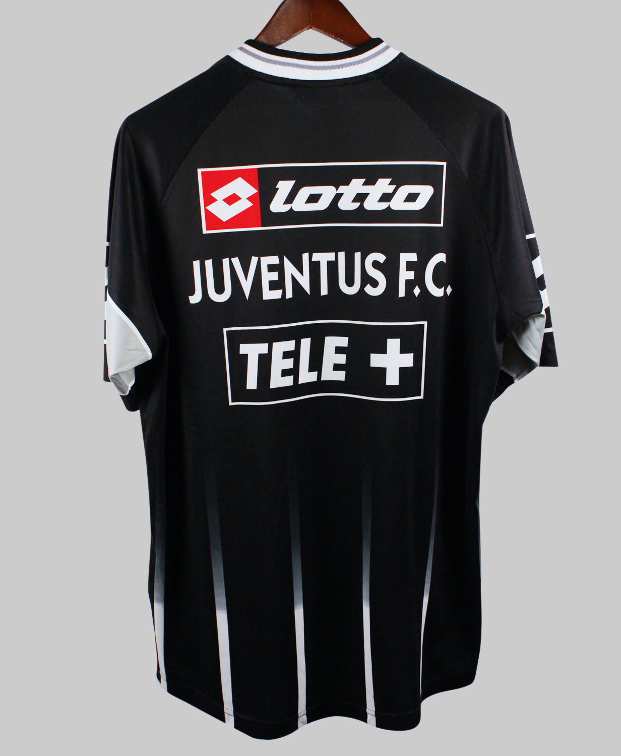 Juventus 2000-01  Training Kit   (XL)