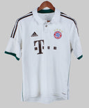 Bayern Munich 2013-14 Robben Away Kit  (M)