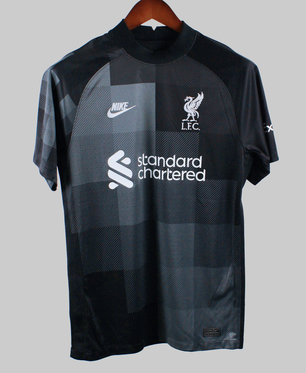 Liverpool 2021-22 A. Becker GK Kit   (S)
