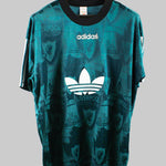 Liverpool 1995-96  Training Kit   (L)