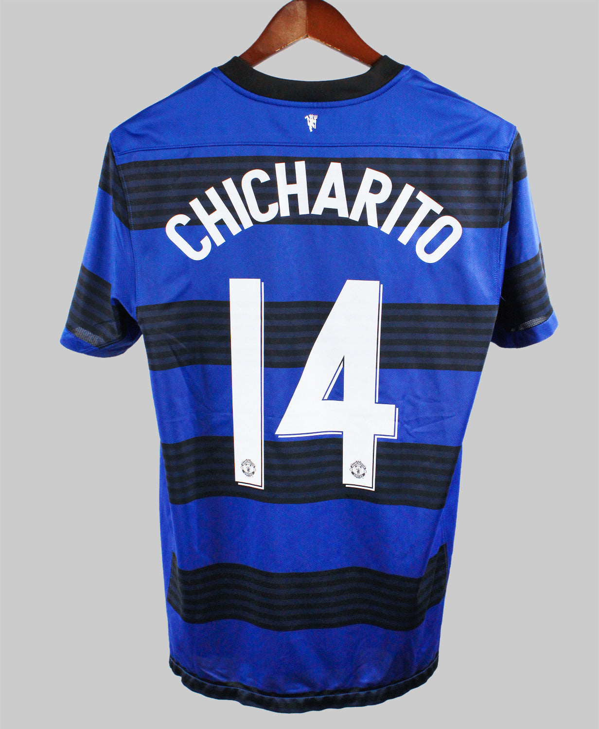 Manchester United 2011-12 Chicharito Away Kit   (L)