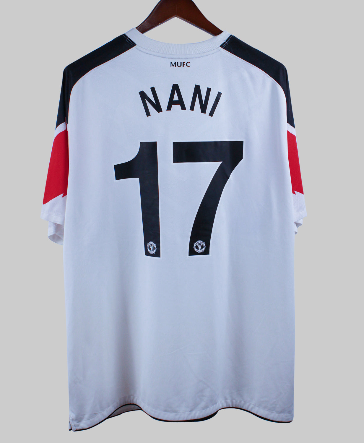 Manchester United 2010-11 Nani Away Kit   (2XL)