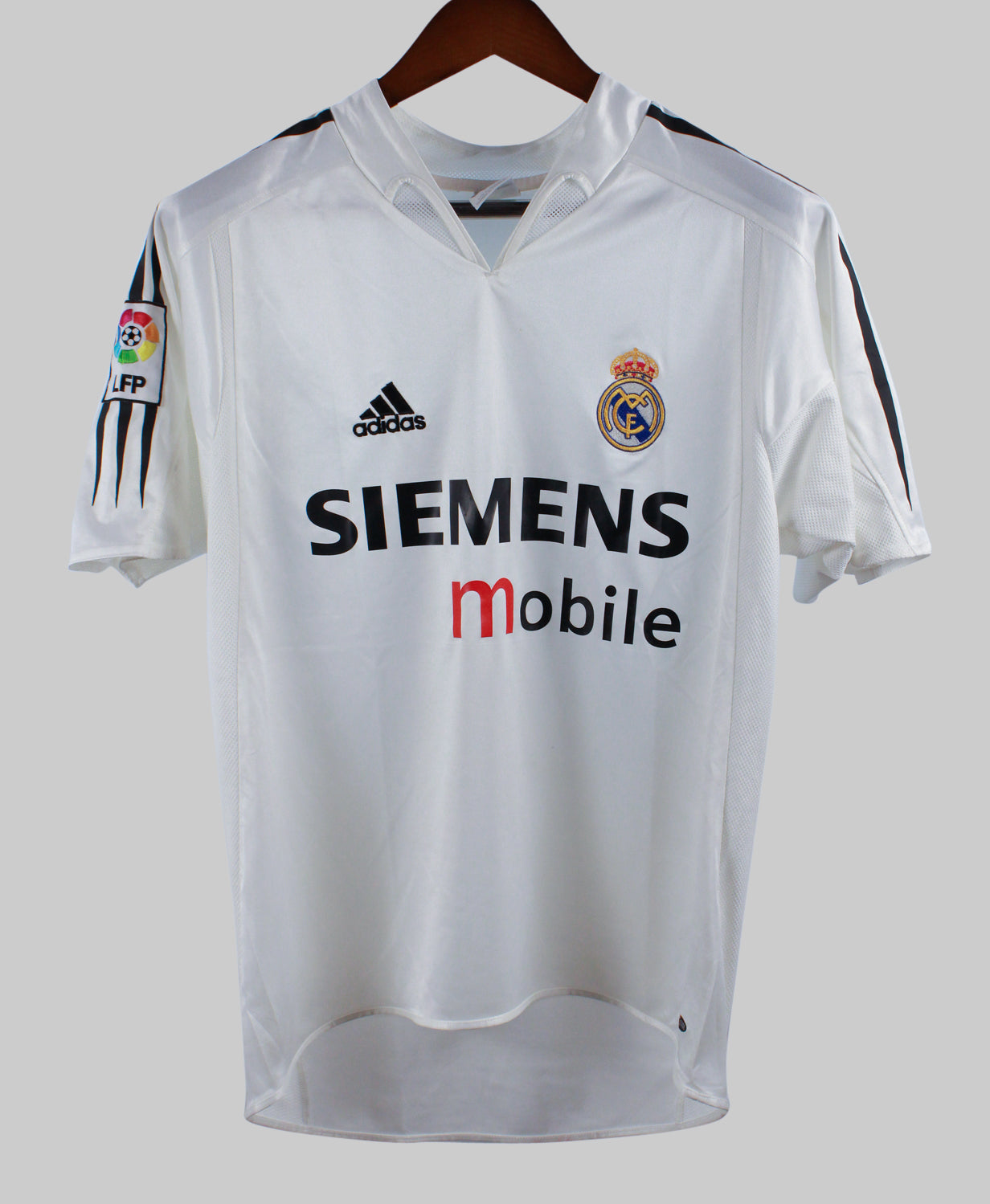 Real Madrid 2004-05 Raul Home Kit   (S)