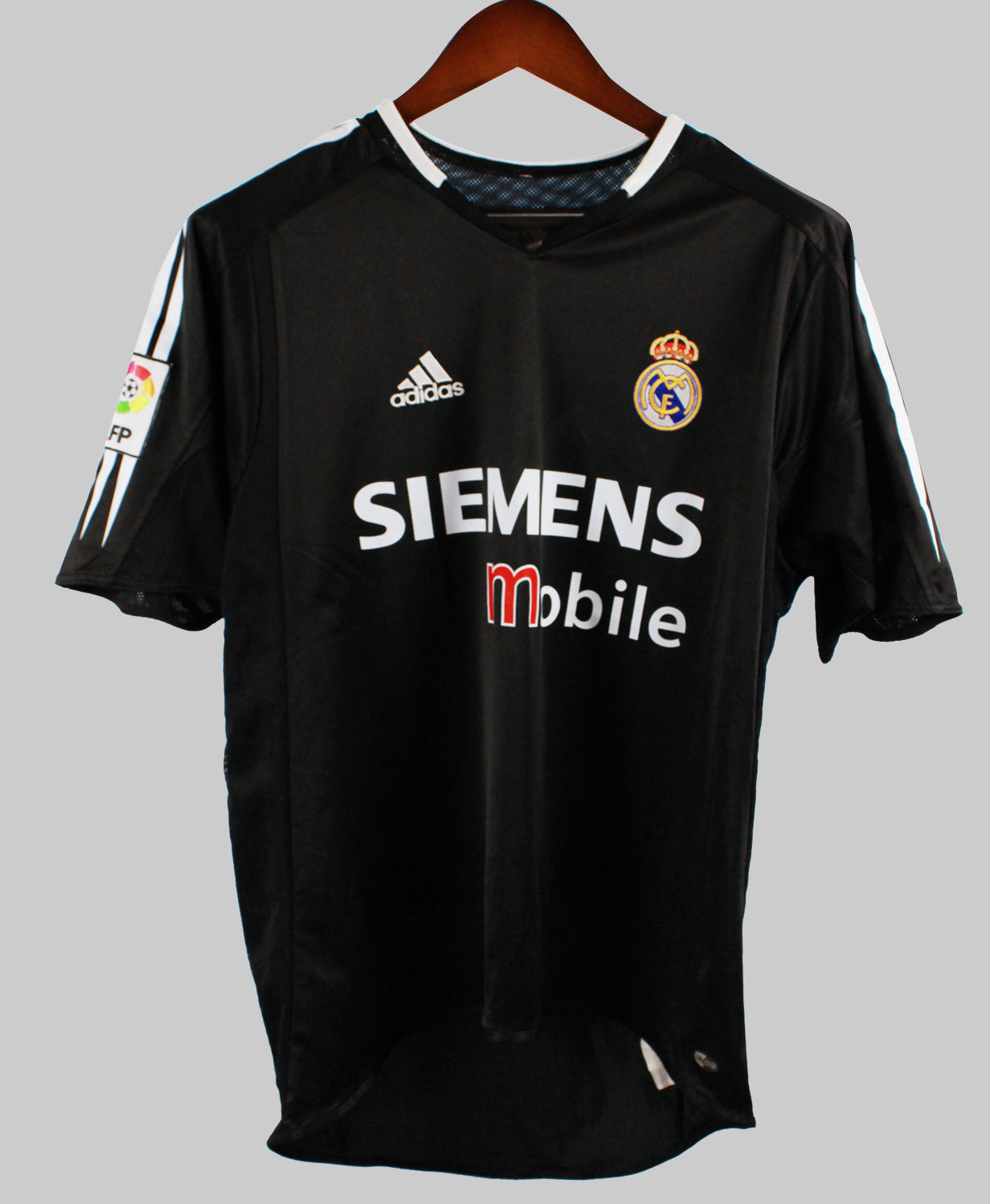 Real Madrid 2004-05 Raul Away Kit   (M)