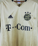 Bayern Munich 2004-05 Pizarro Away Kit (L)