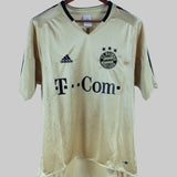 Bayern Munich 2004-05 Pizarro Away Kit (L)