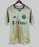 Bayern Munich 2004-05 Pizarro Away Kit (L)