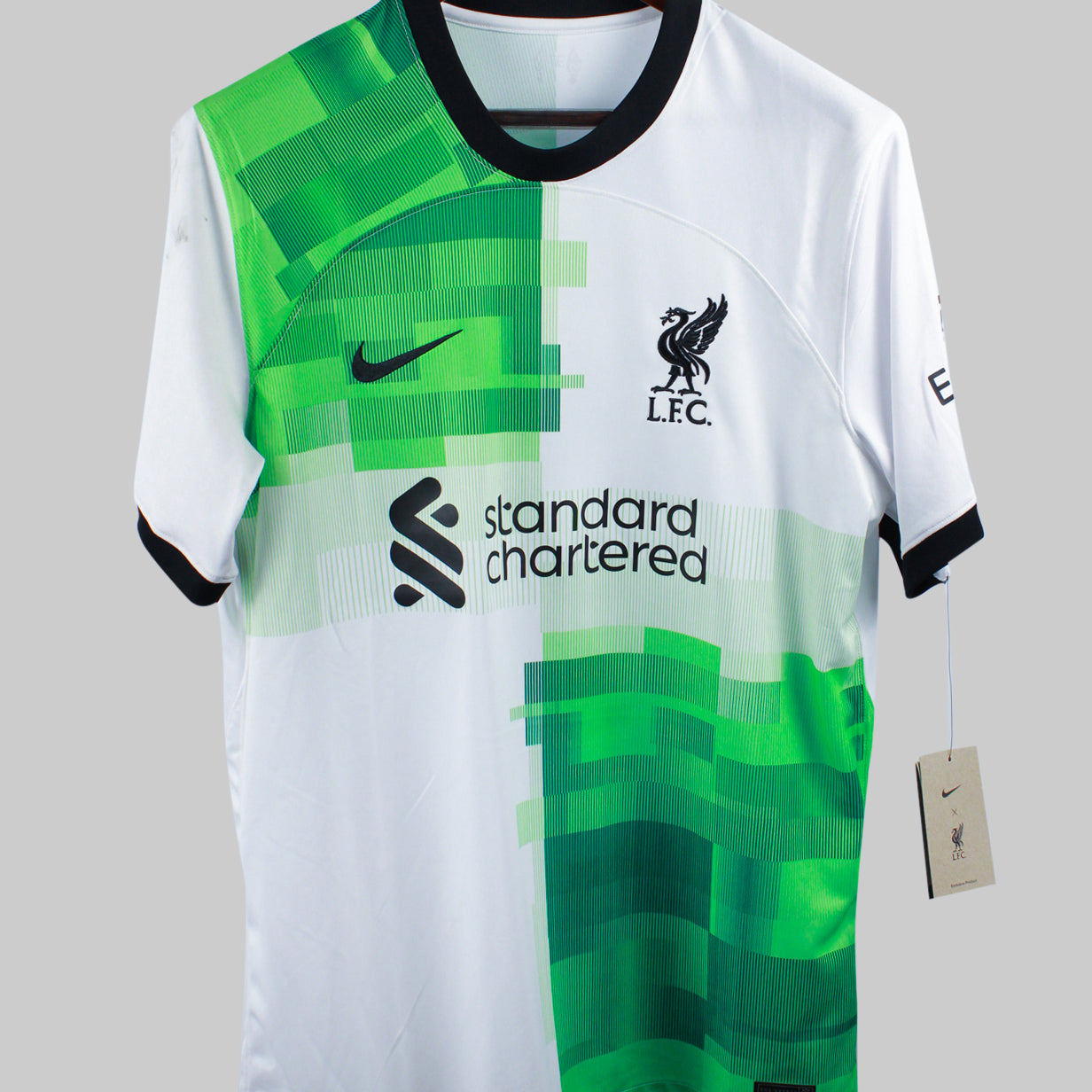 Liverpool 2023-24 Darwin Away Kit W/ Tags (L)