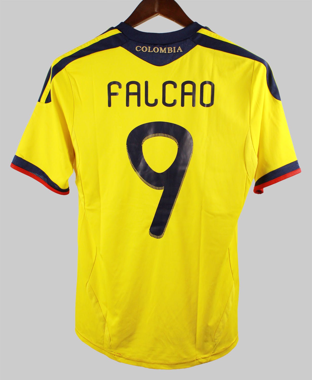 Colombia 2011-12 Falcao Home Kit  (S)