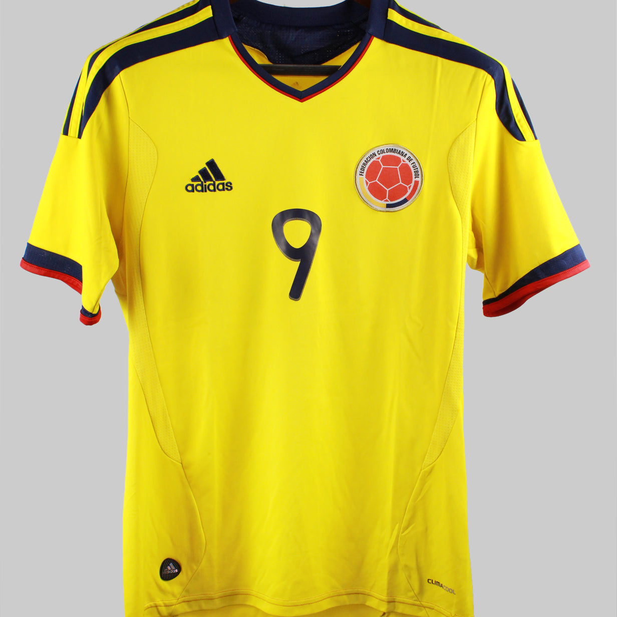 Colombia 2011-12 Falcao Home Kit  (S)