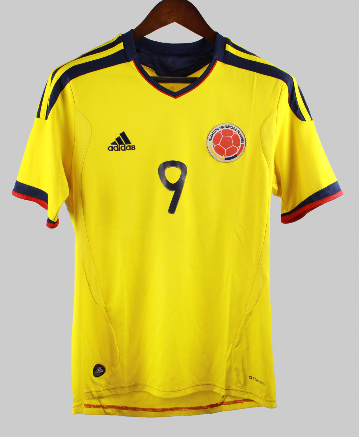 Colombia 2011-12 Falcao Home Kit  (S)
