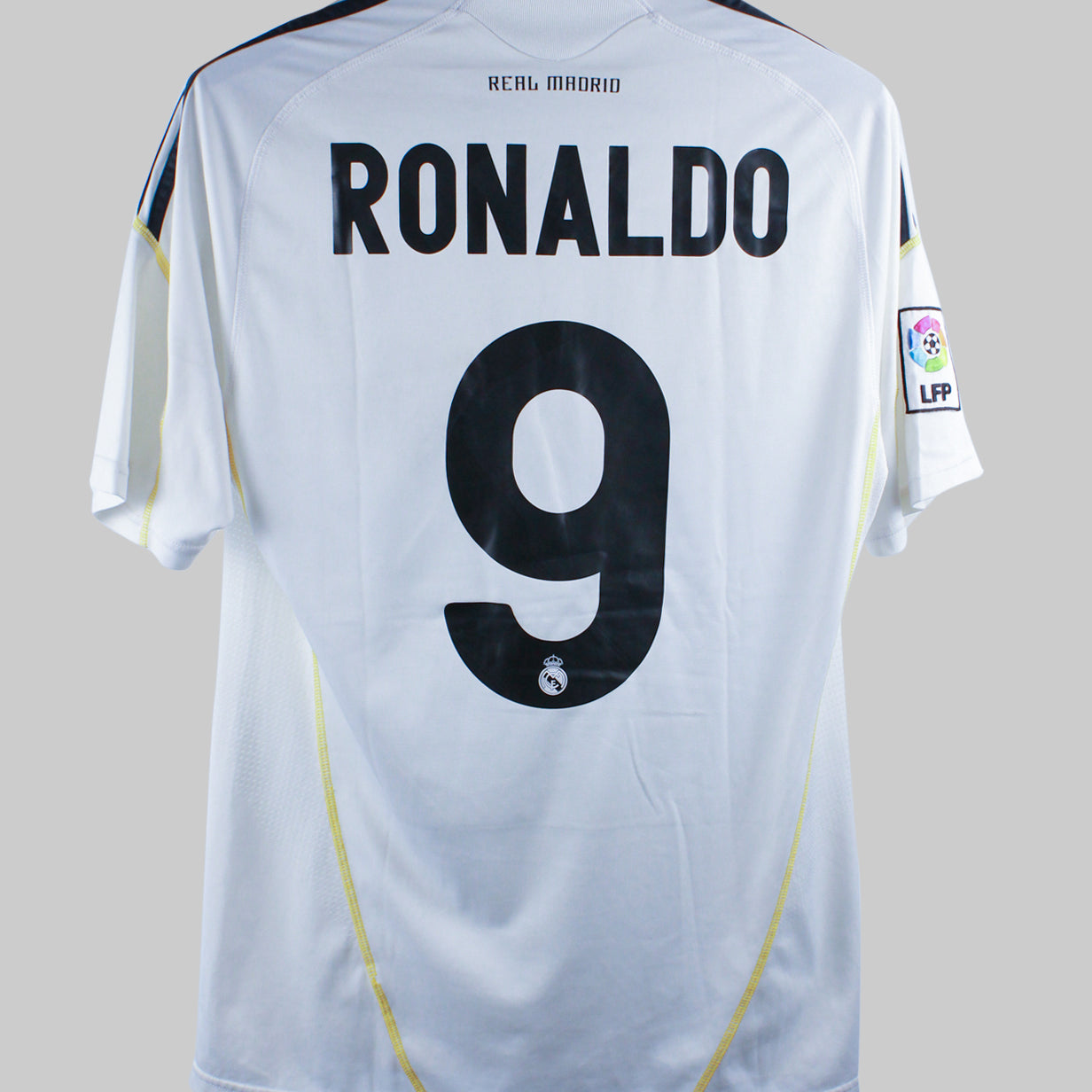 Real Madrid 2009-10 Ronaldo Home Kit  (M)