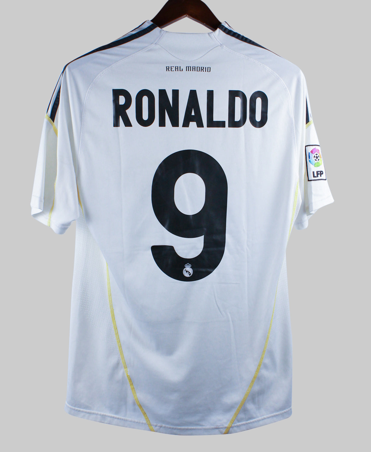 Real Madrid 2009-10 Ronaldo Home Kit  (M)