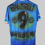 Airbrushed Italy 2014-15 Balotelli Home Kit (M)