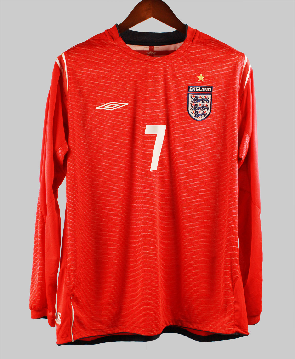 England 2004-05 Beckham Long Sleeve  Away Kit (XL)