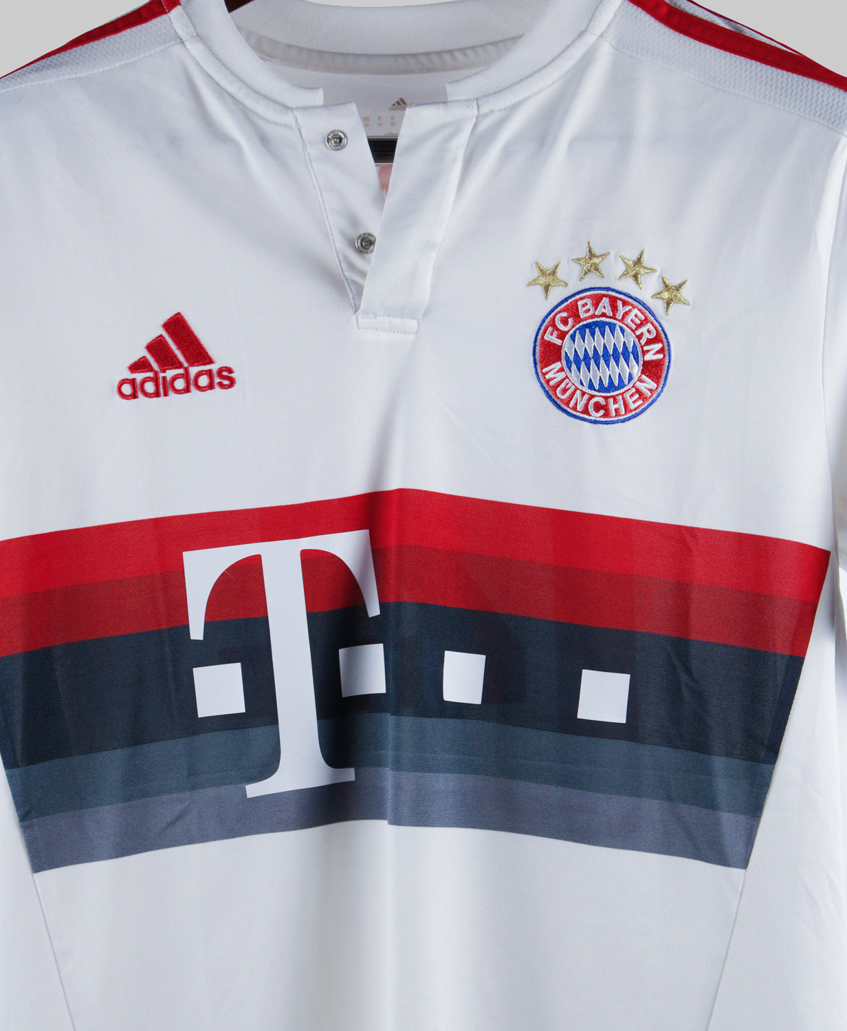 Bayern Munich 2015-16 Alonso Away Kit  (M)