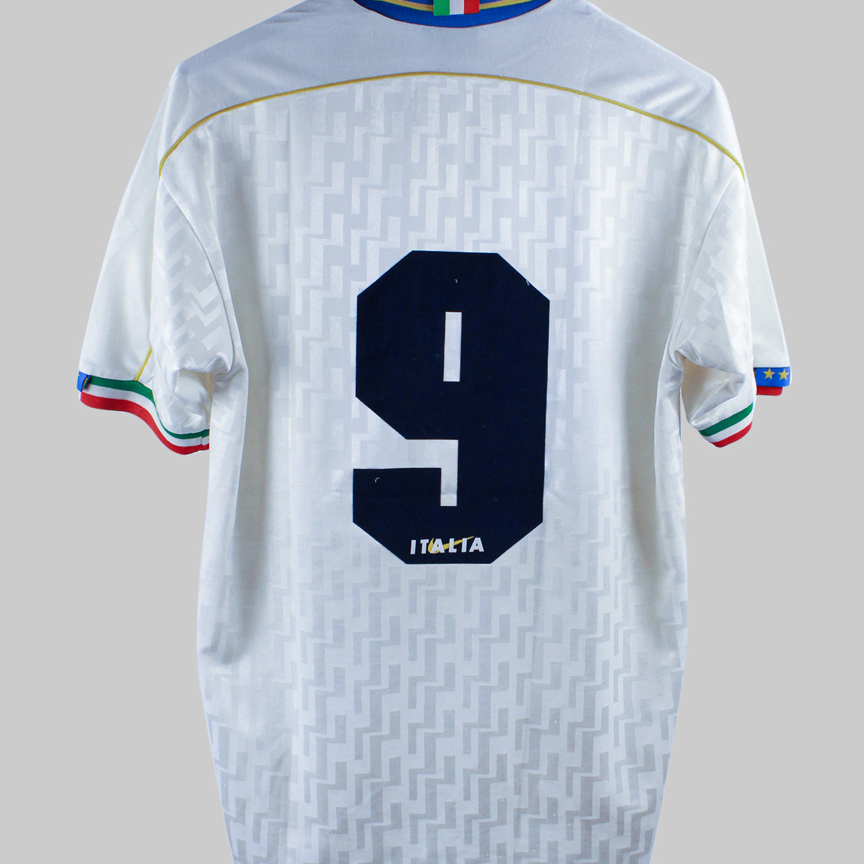 Italy 1995-96  Away Kit  (M)