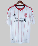 Liverpool 2010-11 Gerrard Away Kit (M)